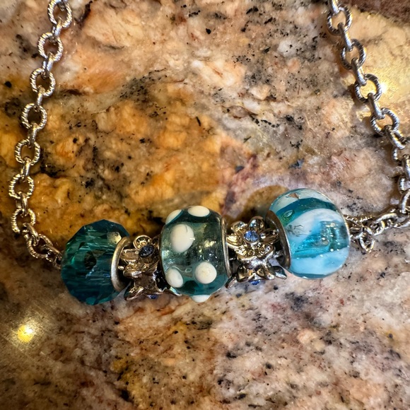 Pandora style quality CHARM NECKLACE 16in 5 charms lobster clasp. - Picture 5 of 7